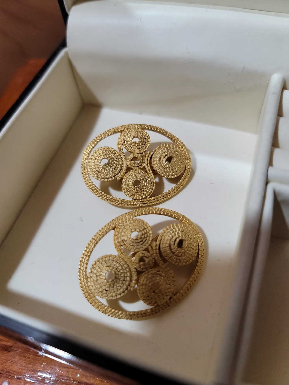 Vintage Gold Matte Round Filigree Drop Earrings